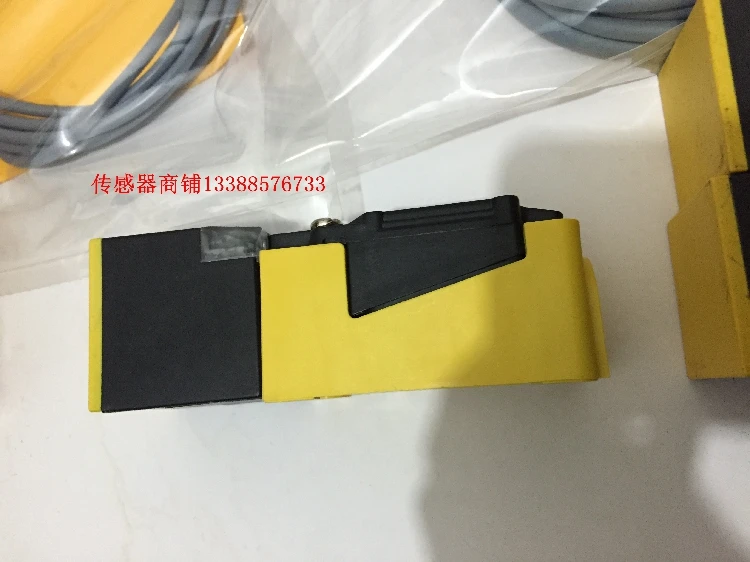 NEW ORIGINAL NI40U-CP40-VN4X2