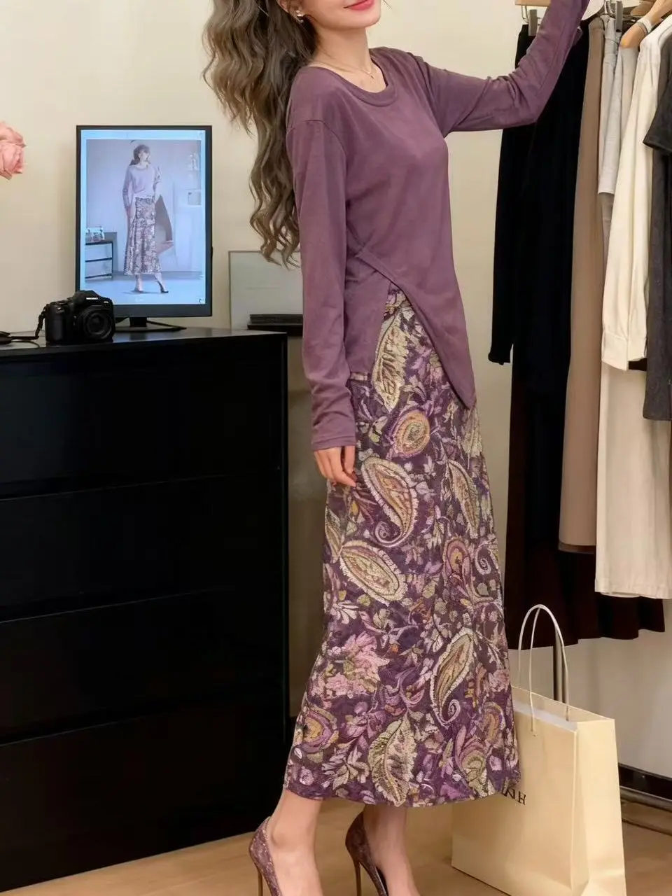 

Anti-Aging Stylish Purple Sun Protection T-Shirt And Skirt Set Lightweight Unique Design Fashionable Spring Summer Outfit