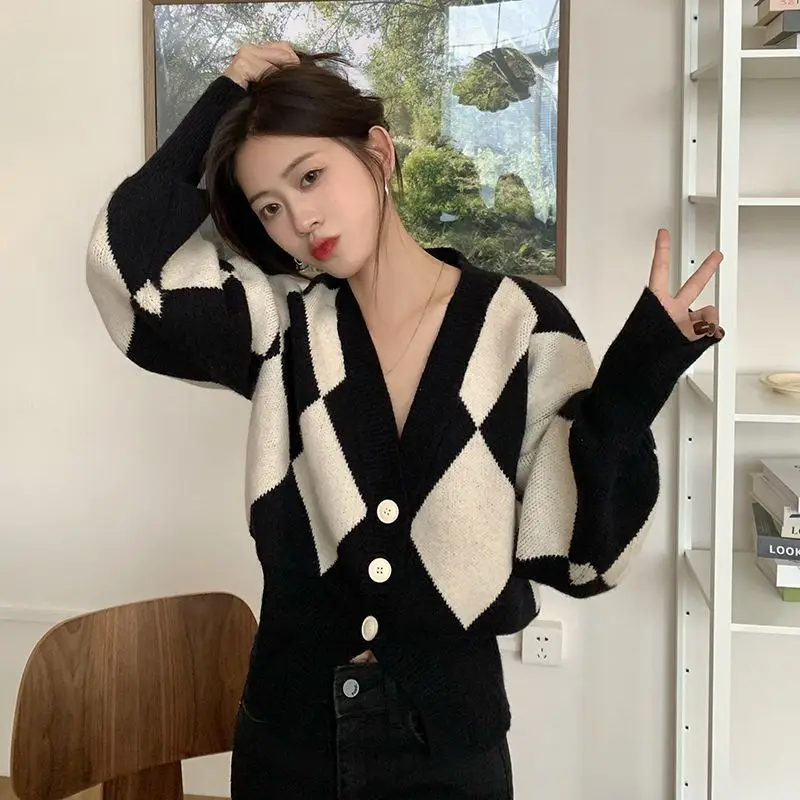 Lingge Sweater Women\'s Design Sense Niche Loose Waist Short Top Retro Japanese Lazy Knitted Jacket