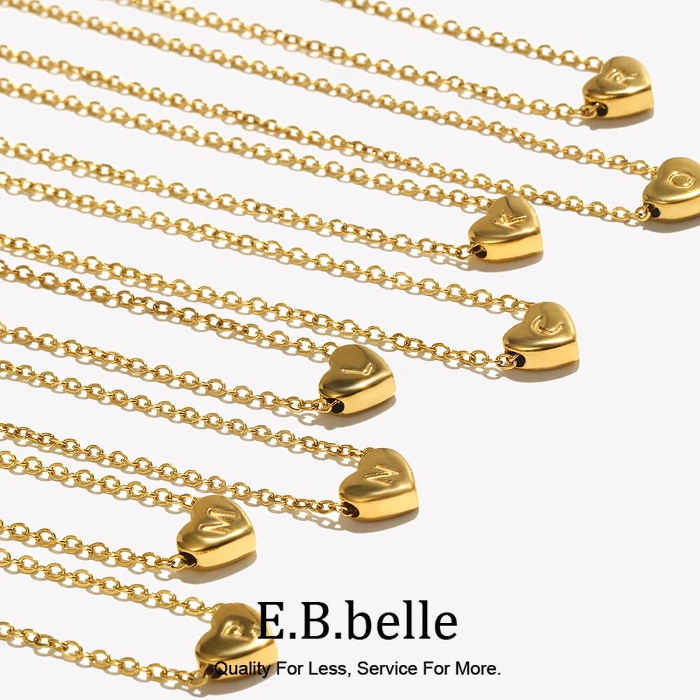 E.B.belle Minimalistyczny naszyjnik z inicjałami Small Love Biżuteria ze stali nierdzewnej 18-karatowego pozłacanego mini naszyjnika z literą w kształcie serca