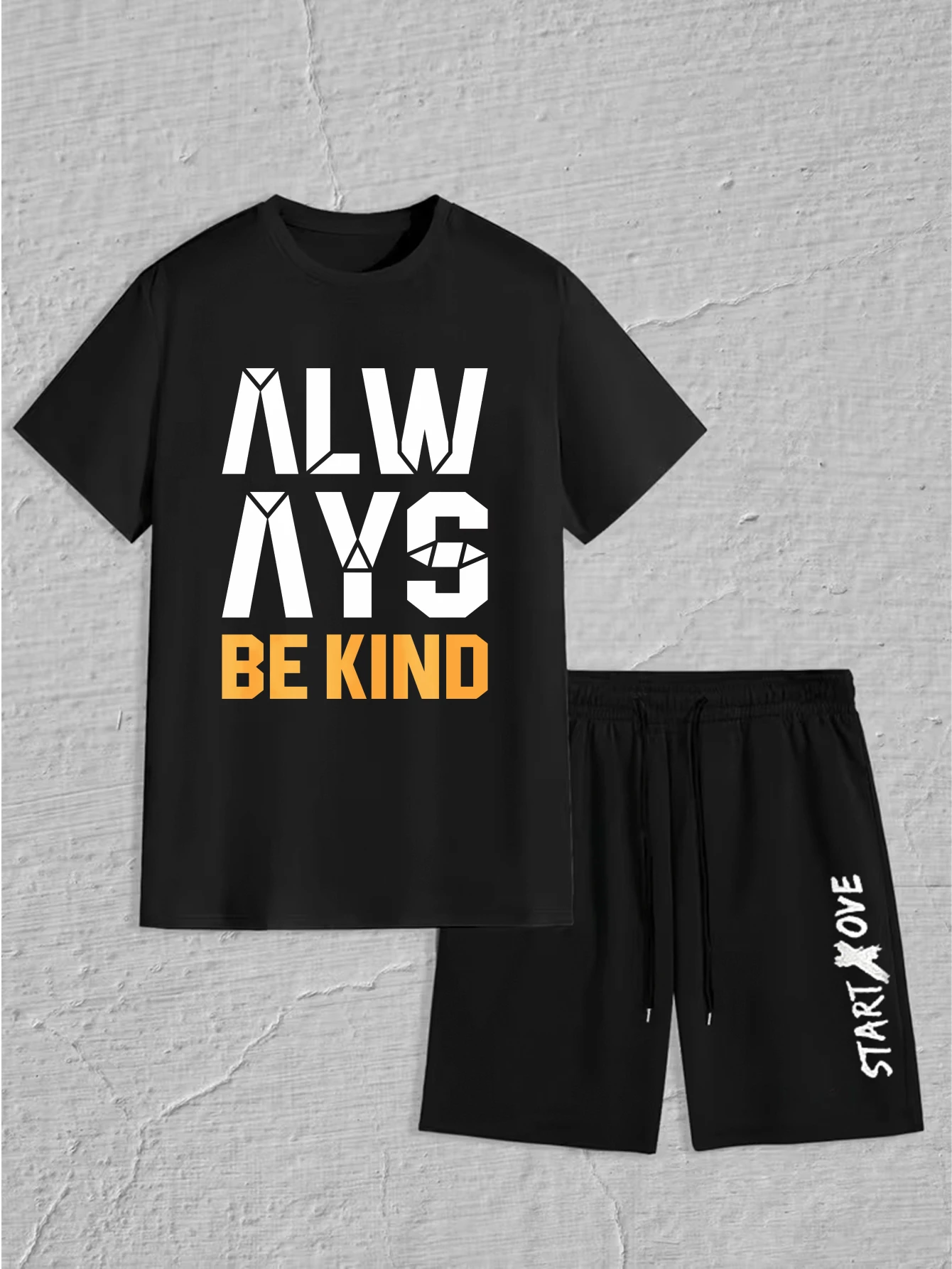 

Мужской комплект 2025 Летний мужской костюм Спортивные мужские костюмы с принтом и графикой Комплект одежды Мужской комплект с круглым вырезом