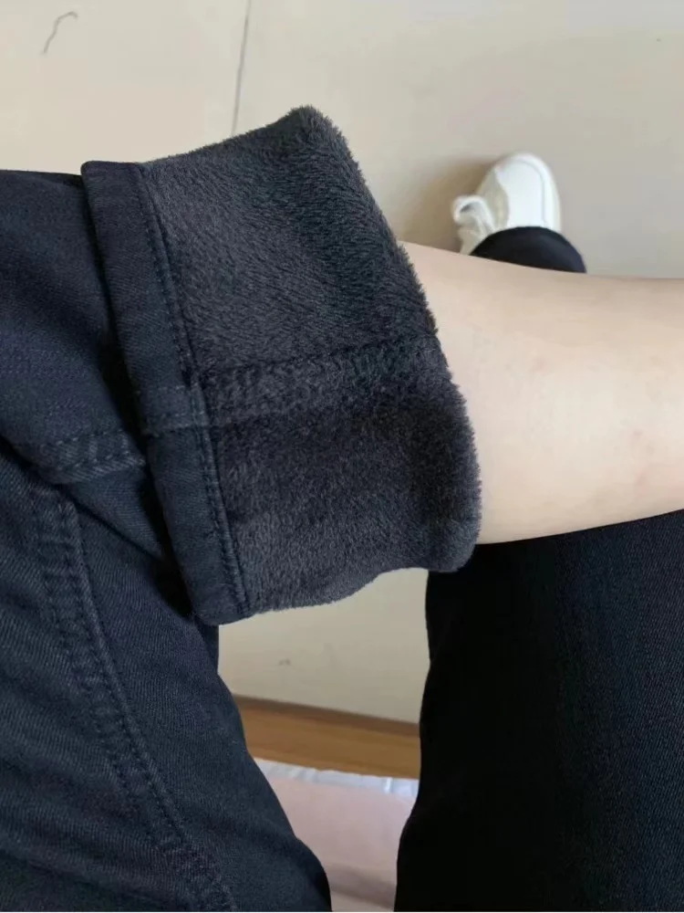 Dżinsy damskie z wysokim stanem, prostymi nogawkami, ocieplane, jesienno-zimowe, nowe, wyszczuplające, maskujące, w małych rozmiarach, spodnie typu e-tube.