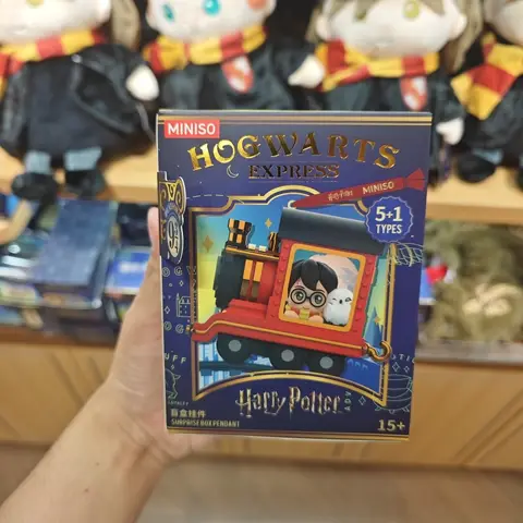 MINISO Harry Potter-serien Hogwarts Express Blind Box-hänge Presentask 8 best sales Harry Potter speldosor - №4