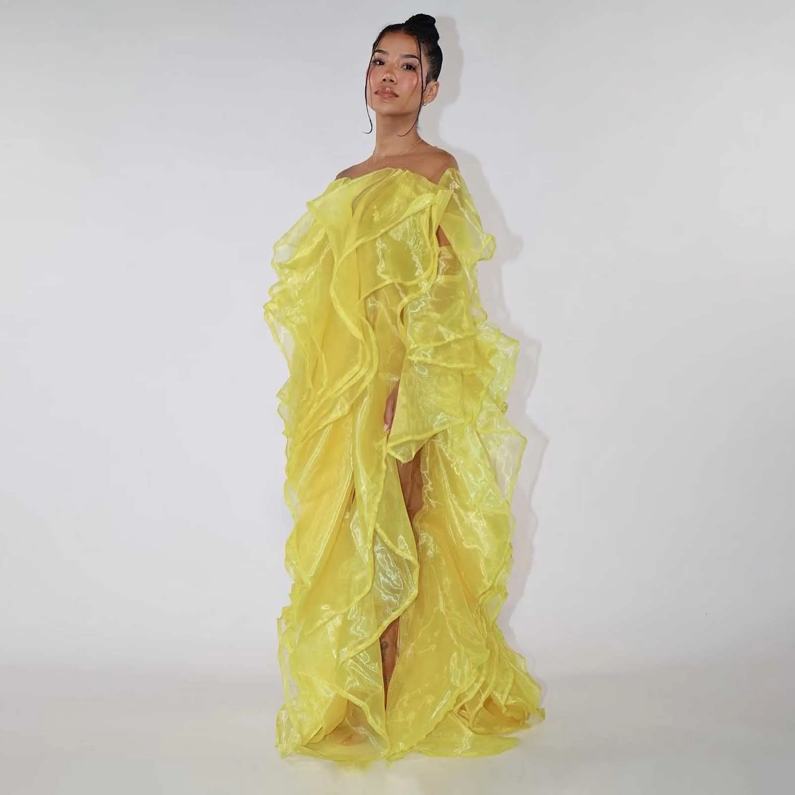 Accattivante abito in organza giallo con volant completo a strati abiti da festa da ballo collo trasparente lunghezza pavimento chic abito lungo da compleanno personalizzato