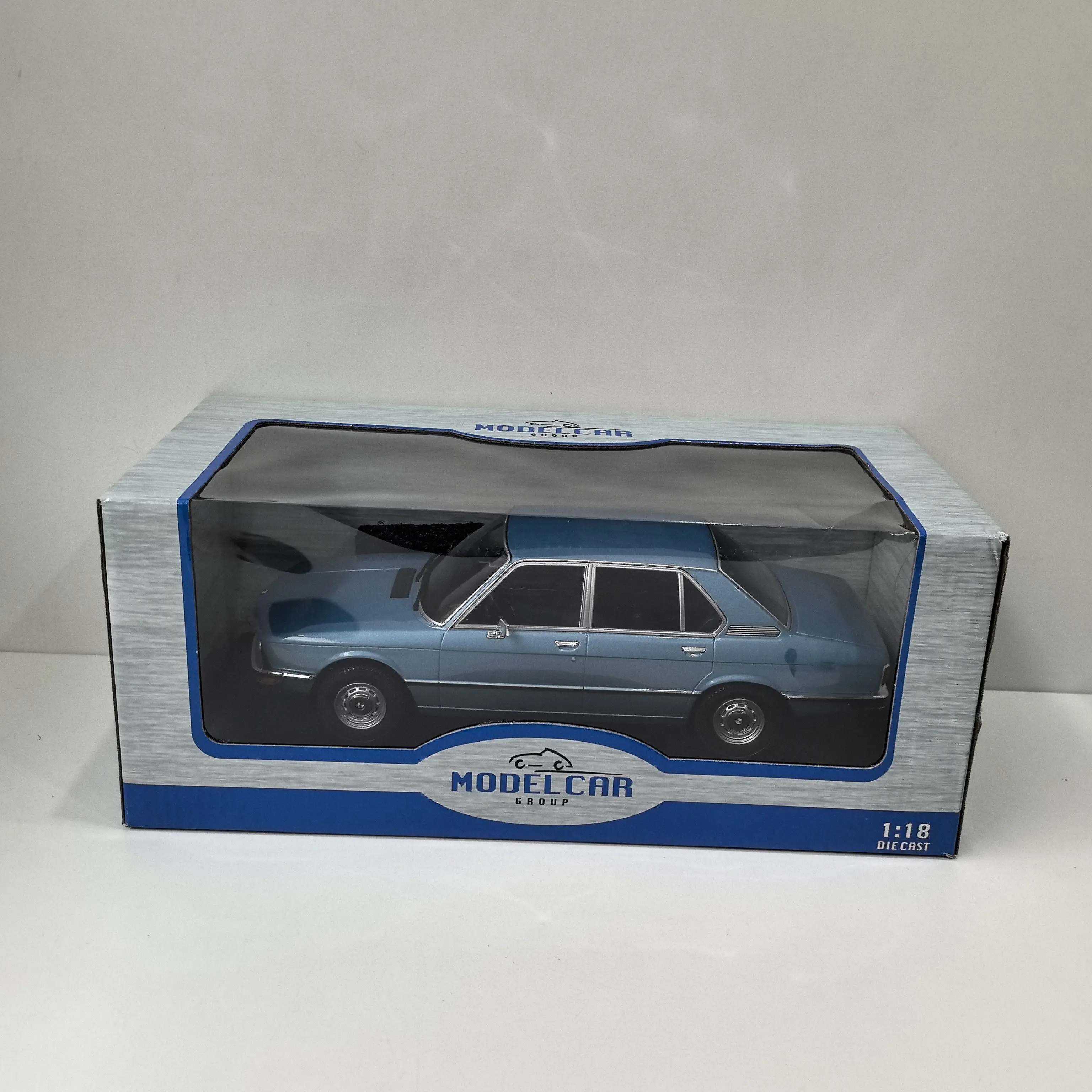 Diecast Mcg 1/18 Sc…