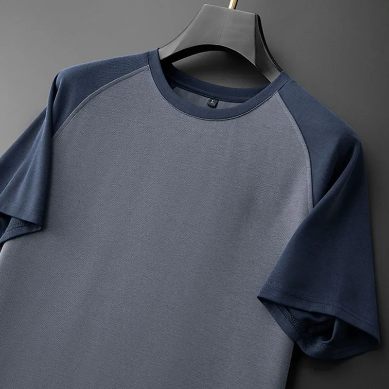 A complete set of Modal Fashion Color-blocking 2025 Summer high-end round-neck men's casual sportswear
