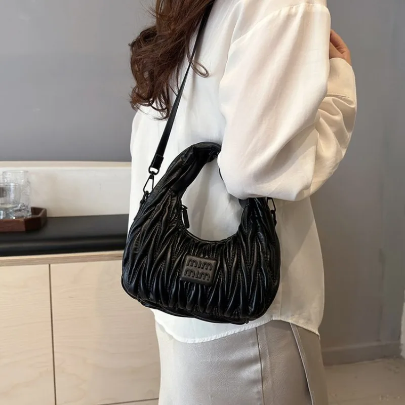 

Elegant Tote Bag Office Commuting Daily Work Business Meeting Exquisite Portable Trendy Sleek Sophisticated Chic Fashionable