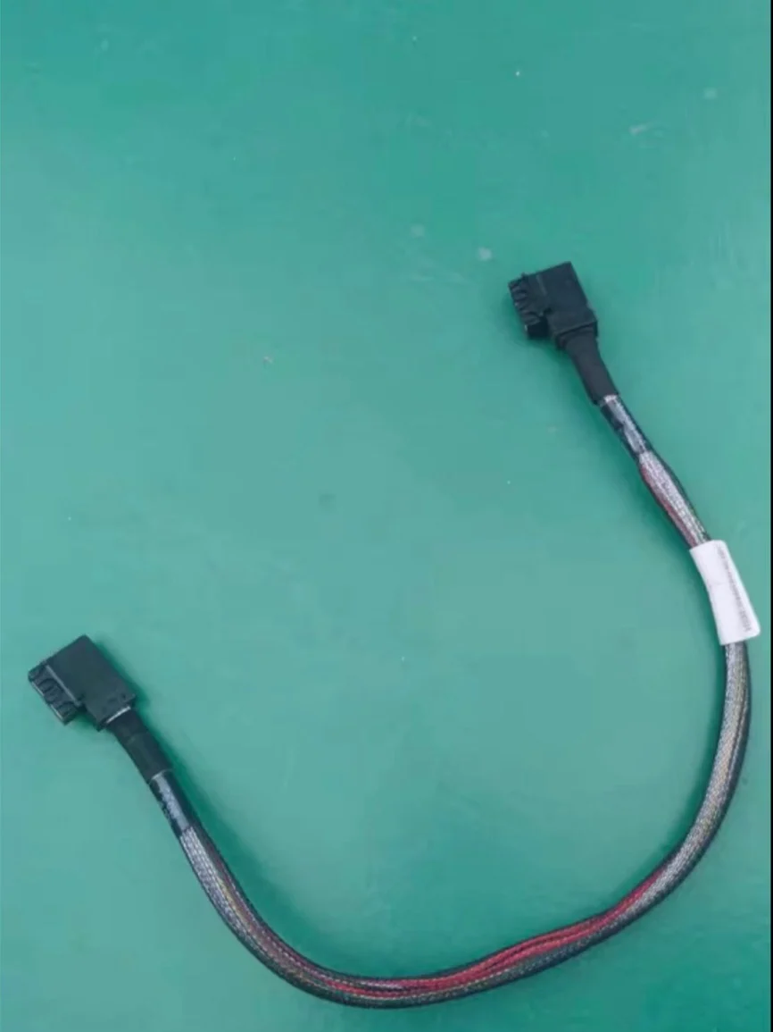 

Оригинальные аксессуары для сервера кабеля передачи данных RD350x U.2.