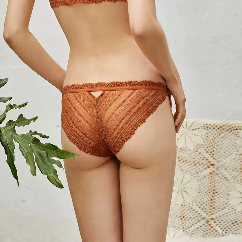 BirdTree, Crotch 100%Real Silk Sexy Briefs, Women Low Waisted Lace, Breath Thin Sweet Hot Underwear, 2024 Summer New P45678QM