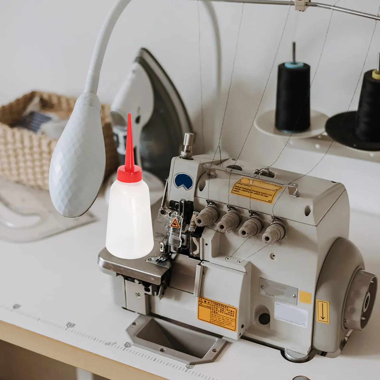 Juego de 5 Botellas de Aceite para Máquina de Coser de 250 ml, Dispensador de Aceite de Plástico con Boquilla Larga, Dosificación Precisa para Mantenimiento de Herramientas Eléctricas de Bordado y Bricolaje