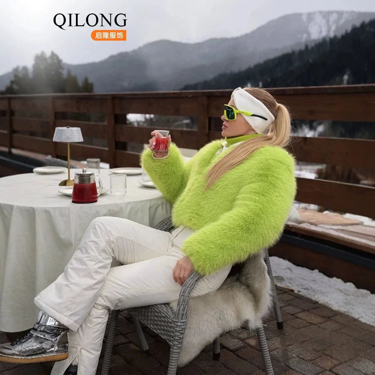 Fashion Green Faux Fur Coat Women's V-neck Covered Buckle Long Slevees Thick Plush Short Jacket Winter New