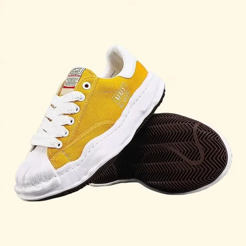 

Lightweight sports running shoes, burden - reduction design, easy running Couple's trendy shoes
