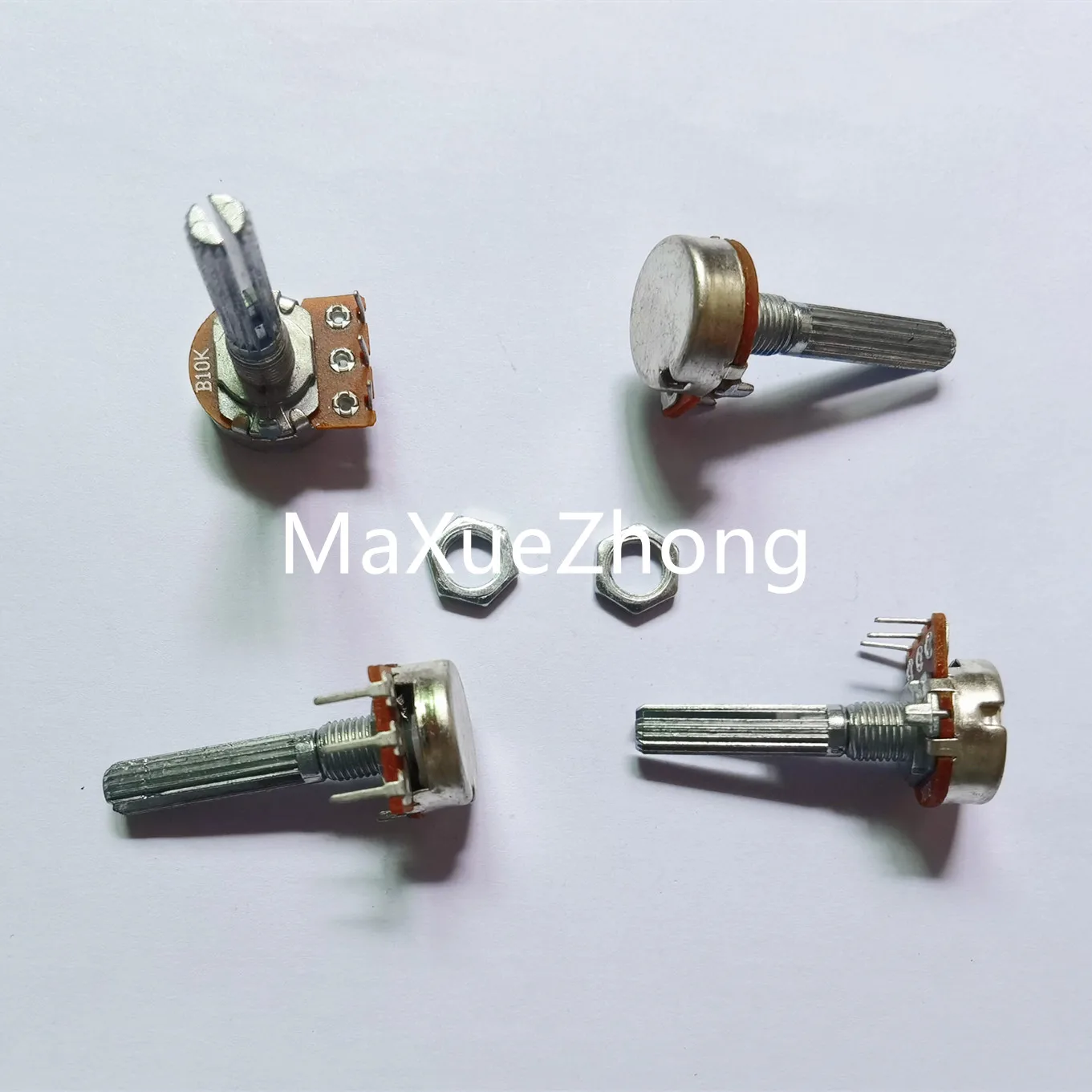 

Original new fever audio speaker amplifier volume single potentiometer B10K inner curved foot handle length 25mm 30mm (SWITCH)