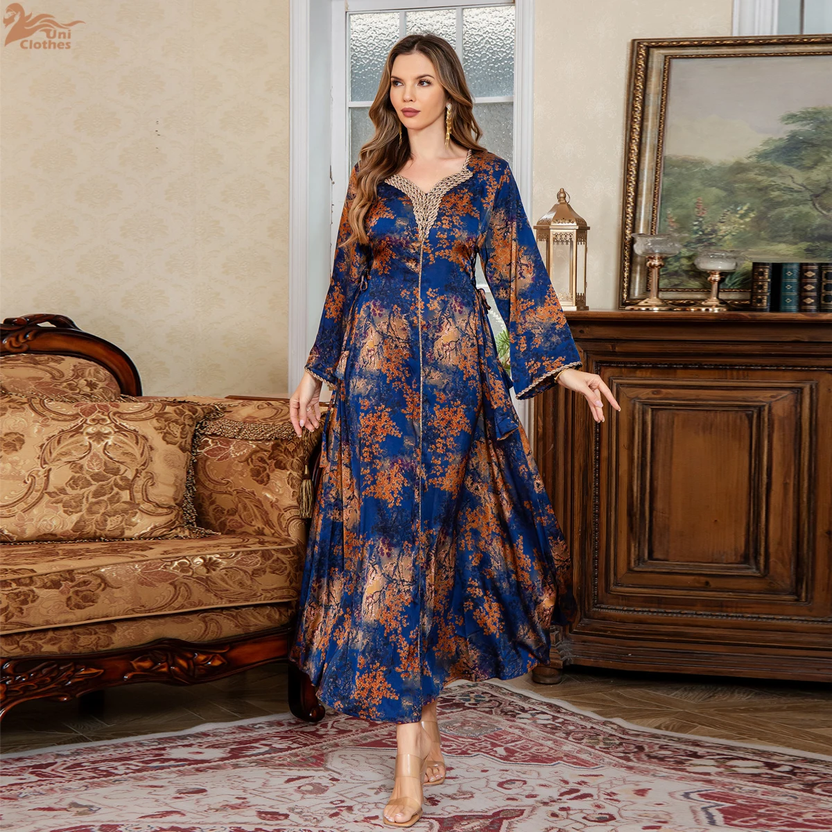 Uni فستان إسلامي جديد مطبوع عليه زهور دبي عباية أنيقة سبليت موضة قفطان بياقة على شكل حرف v 2025