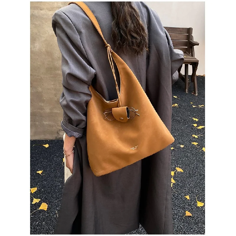 Superior Ladies Shoulder Bag Made Of Python-Print Leather Boasting Compact Riga High-End Vintage Neat Spacious Look​