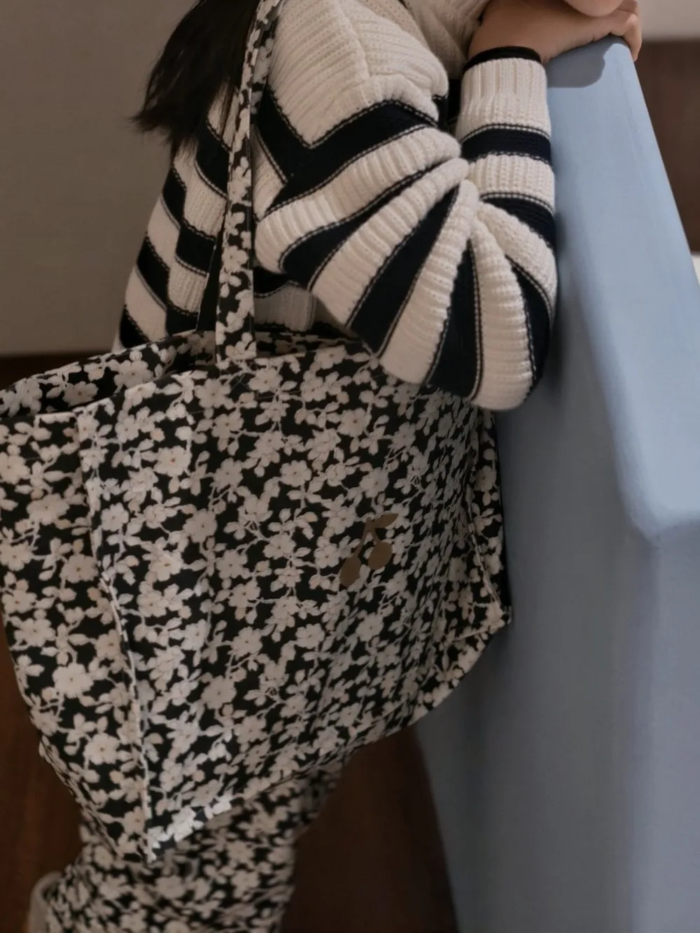 

Children's handbag Black Cherry Pattern Shoulder Bag diaper bag baby girls bag