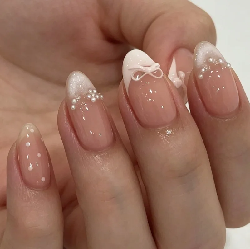 Juego de 24 Uñas Postizas Francesas en Rosa Claro con Lazo 3D y Perlas, Uñas Postizas con Acabado Perlado Suave, Juego Completo de Uñas Postizas con Etiquetas Adhesivas, Ideal para un Look Elegante en la Oficina, Uñas Postizas Suaves y Dulces para el Uso Diario