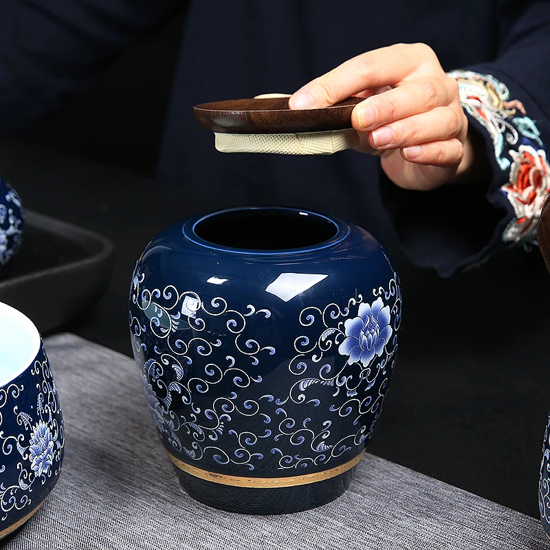 Blue and white porcelain tea caddy ceramic airtight jar with lid storage household box general holiday gift