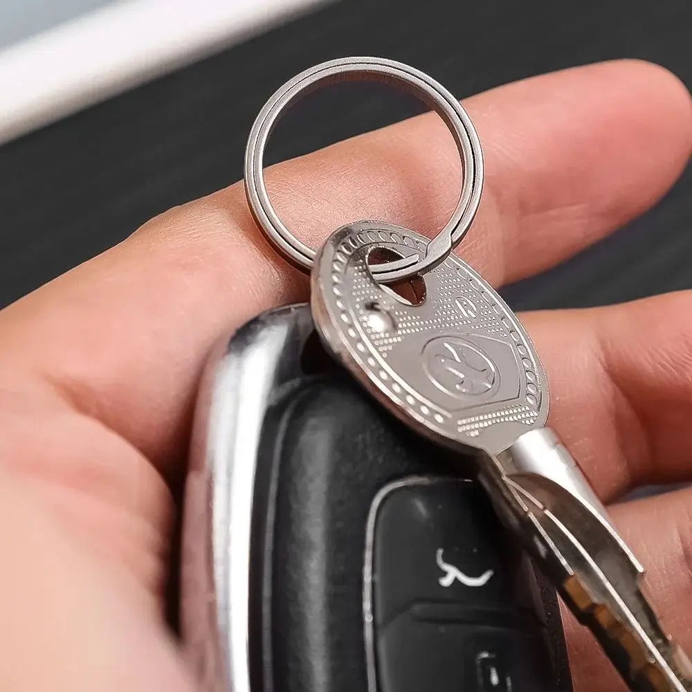 4pcs Ultra-light Titanium Alloy Key Ring Hard Keyfobs Crafts Side Pushing Rings DIY Accessories Metal Man Car Keychain