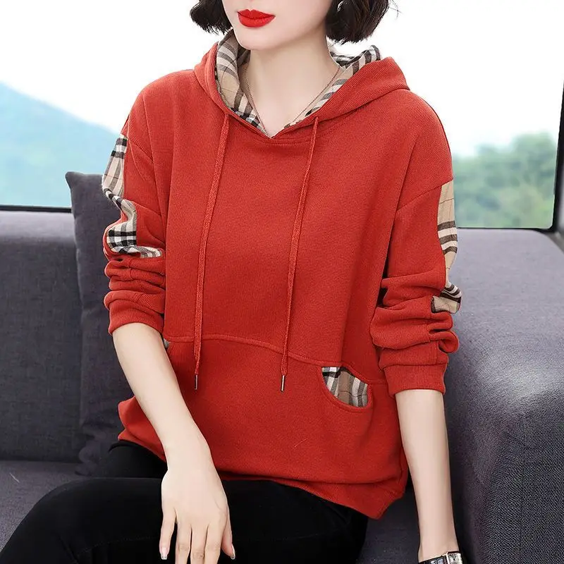 New Plaid Patchwork Hooded Sweatshirt in Plus Size Mom Outfit Pullover Casual and Fashionable Long Sleeved T-shirt