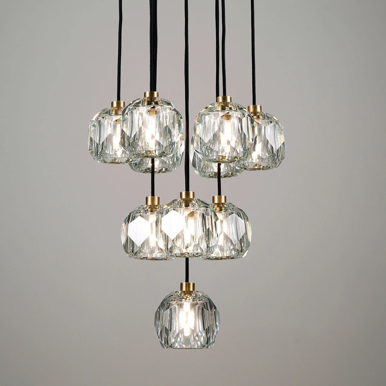 Modern Luxury 10-Light Faceted Crystal Chandelier with Brushed Brass Accent LED Pendant Light