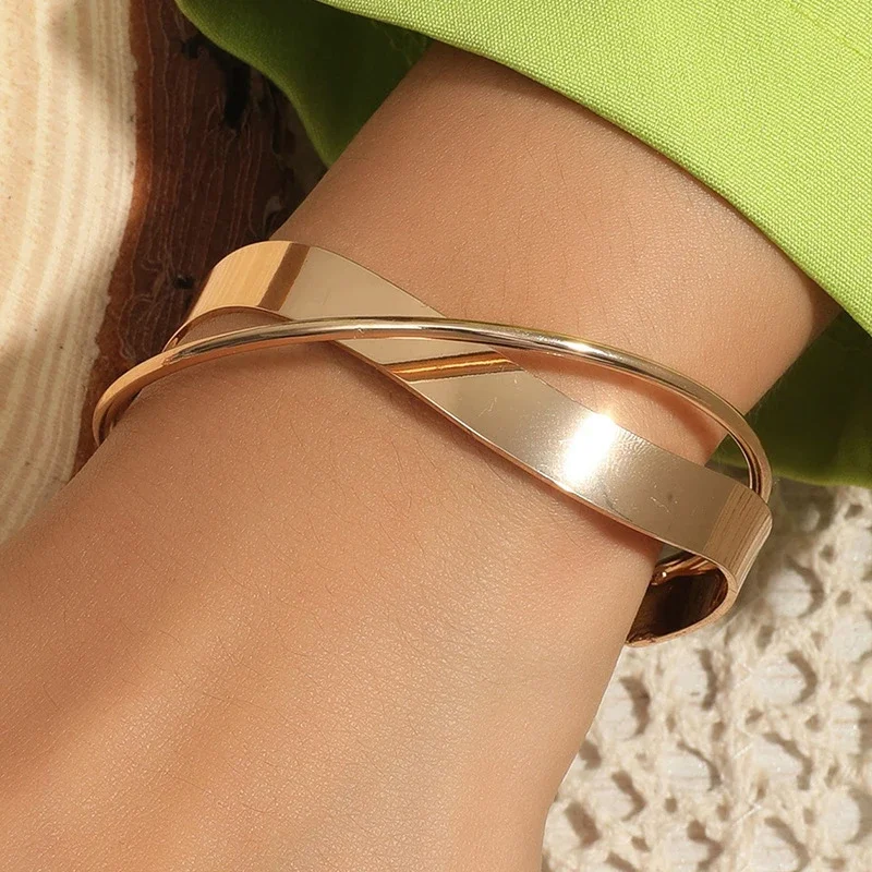 Stainless Steel Adjustable New Design Gold Plated Mobius Bracelet Women's Luxury Gifts Bracelet for Women Jewelry Gift