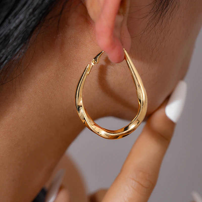 GANPUP Einfache Silberfarbene Blumen-Creolen für Frauen, Alltagsschmuck, Modische Ohrschmuck-Geschenke für Partys, Damenohrringe – Detail 2