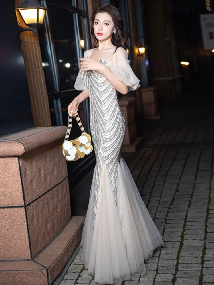 

Новое элегантное длинное платье-русалка для ведущей на банкетах.