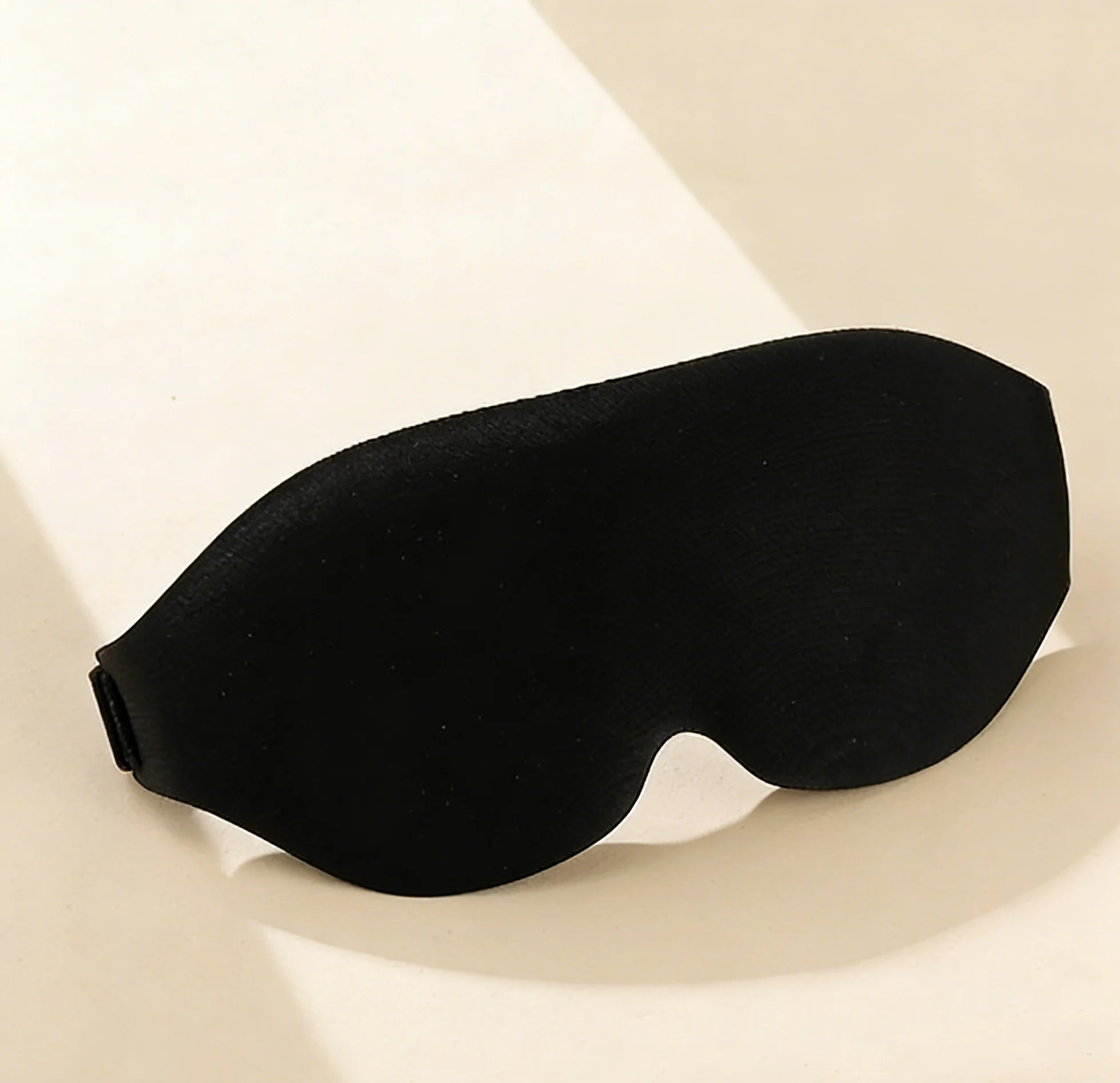 3D Adjustable Sleep Mask with Breathable Design, Blocks Light While Allowing Air Circulation for Eyes, Unisex Comfort Fit