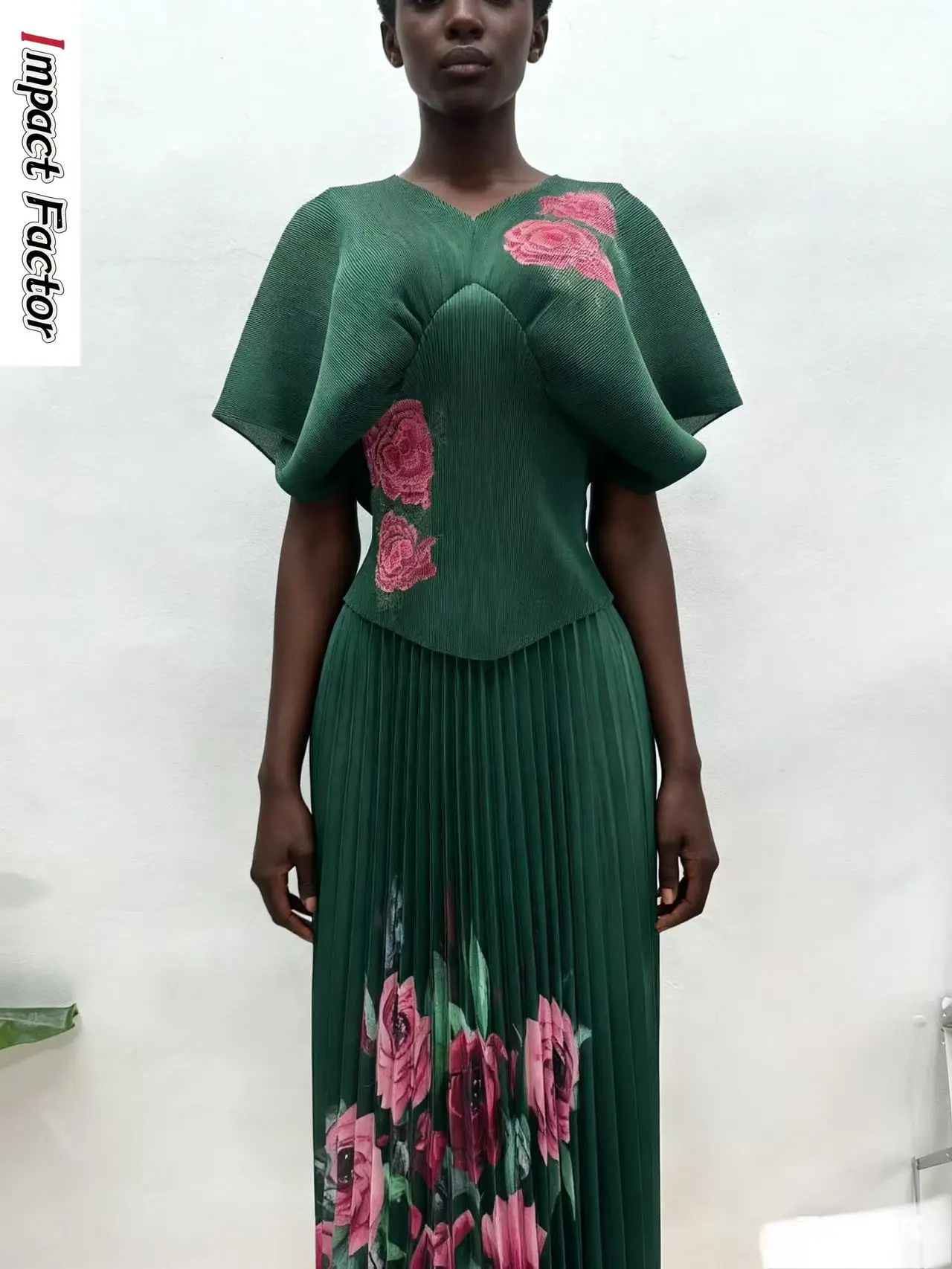 

Miyake V-neck Pleated Short-sleeved Printed Elegant Loose Set Pleated Long Skirt Wholesale Two-piece Set By Female Manufacturers