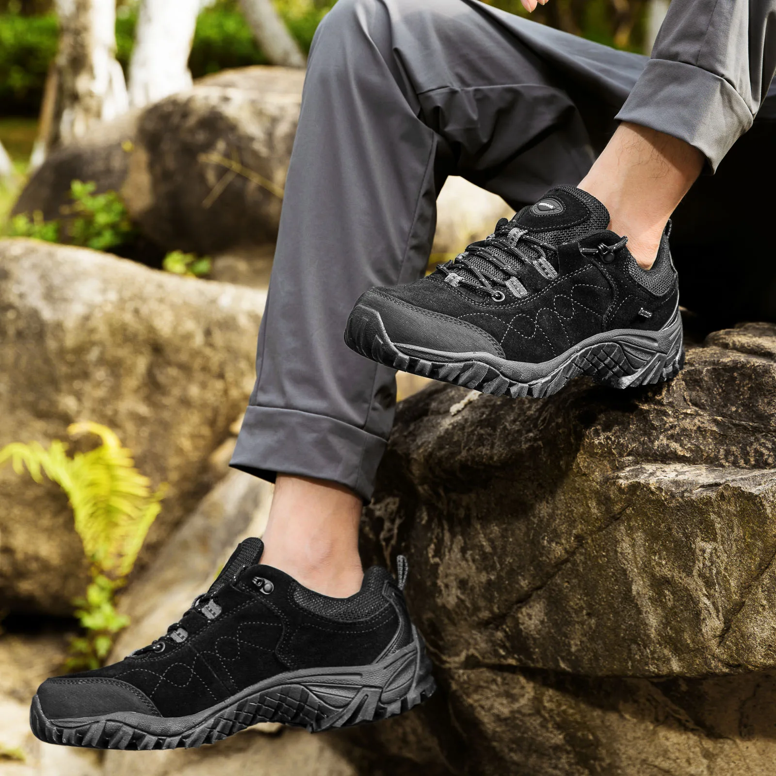 New waterproof oversized outdoor hiking shoes for men, breathable and anti slip casual shoes, super light desert boots