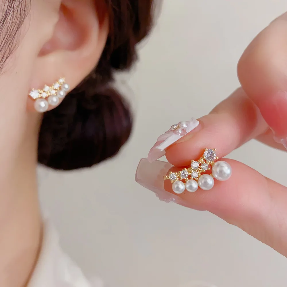 Curved Row Pearl Stud Earrings Sparkling Crystal Line Ear Crawler Gentle Elegant Office Lady Piercing Jewelry Gifts