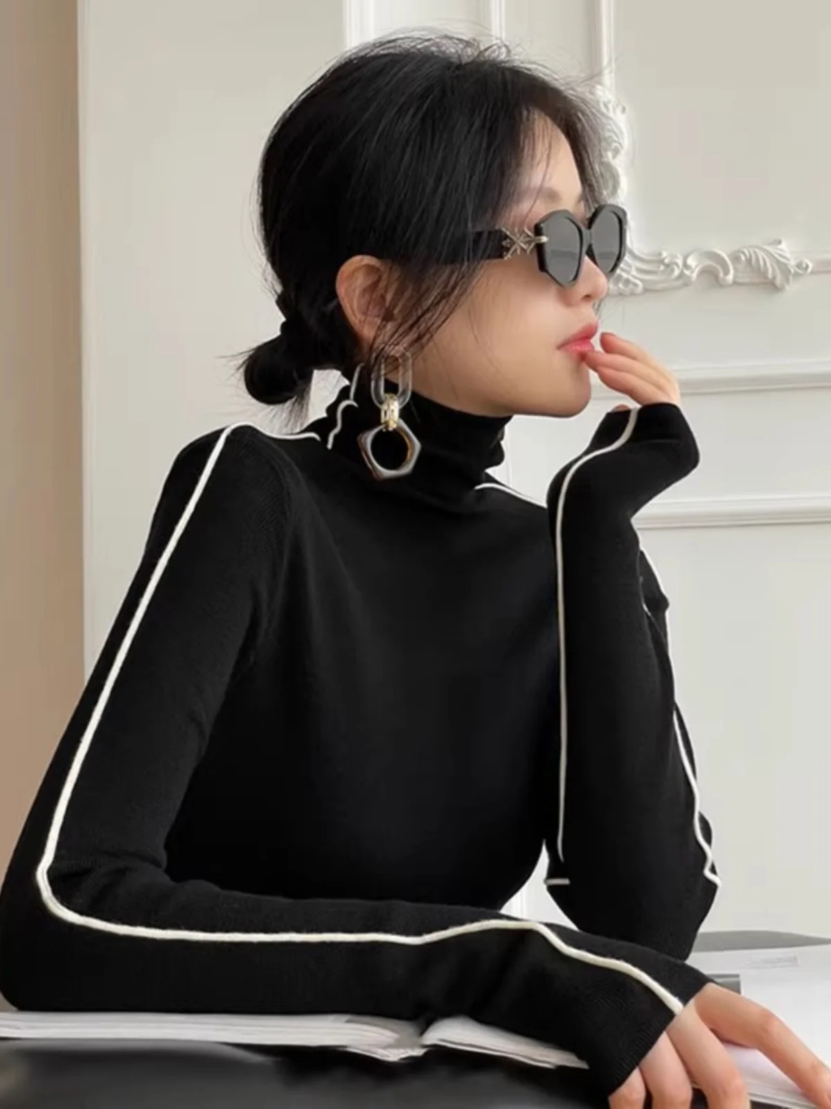 

Black High Collar Knitted Base Shirt Women's Design Sensation Color Block Neck Pile Inner Wear Sweater Autumn Winter Top