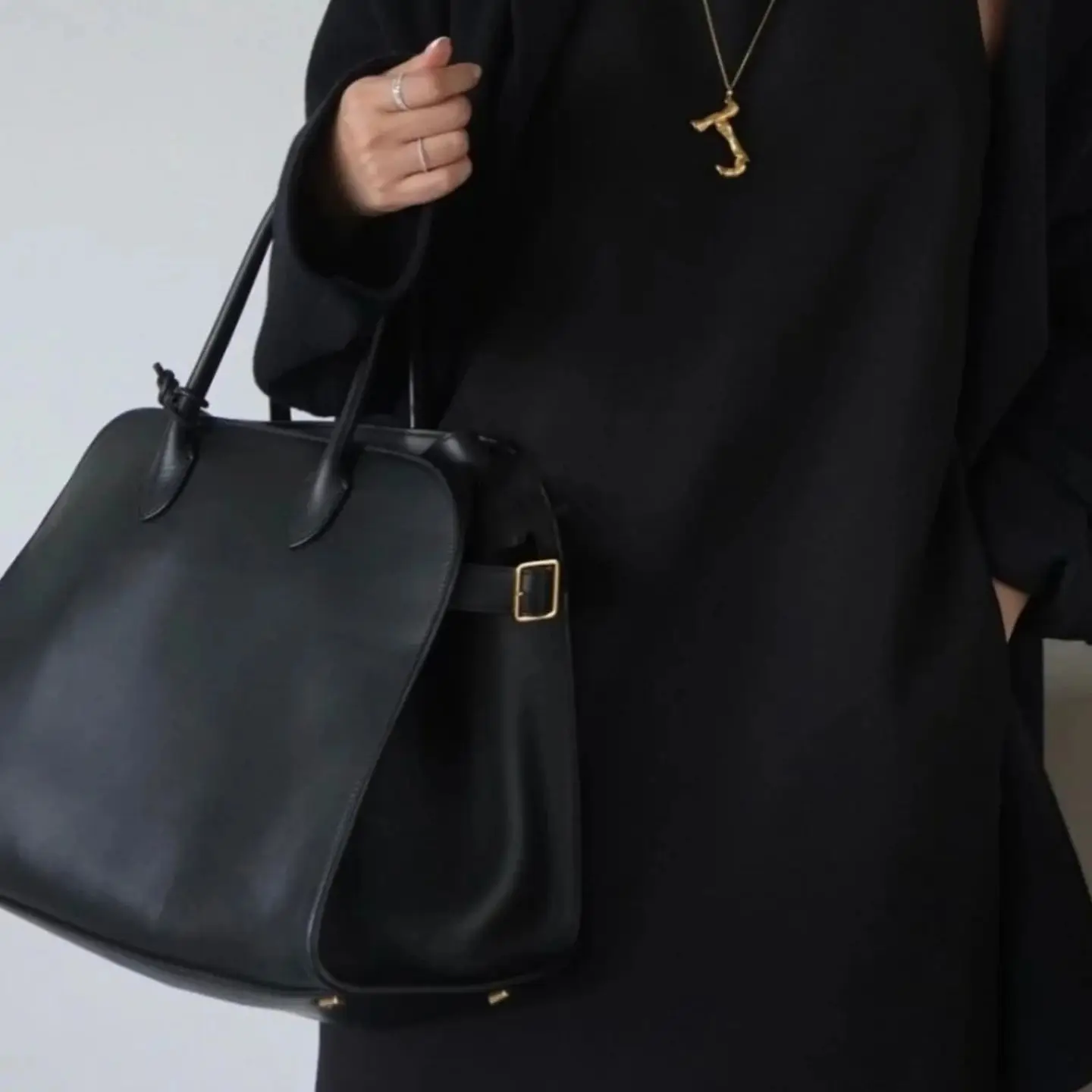 

Margaux 15 Large Capacity Commuter Tote Bag Simple Design Shoulder Bag Soft Genuine Leather BusinessStyle Handbag High Quality