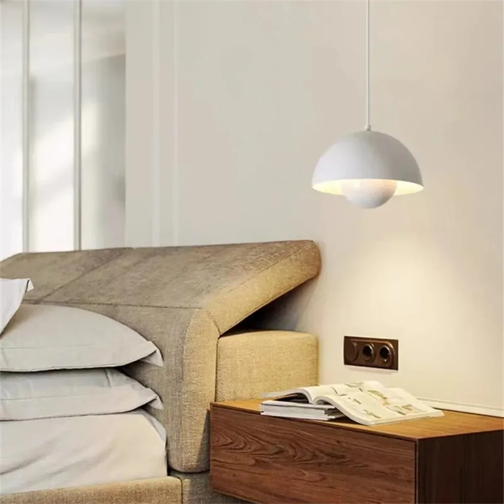 Lampe LED Suspendue en Métal, Design Moderne, Luminaire Décoratif d'Nik, Idéal pour une Salle à Manger, un Café ou une Maison