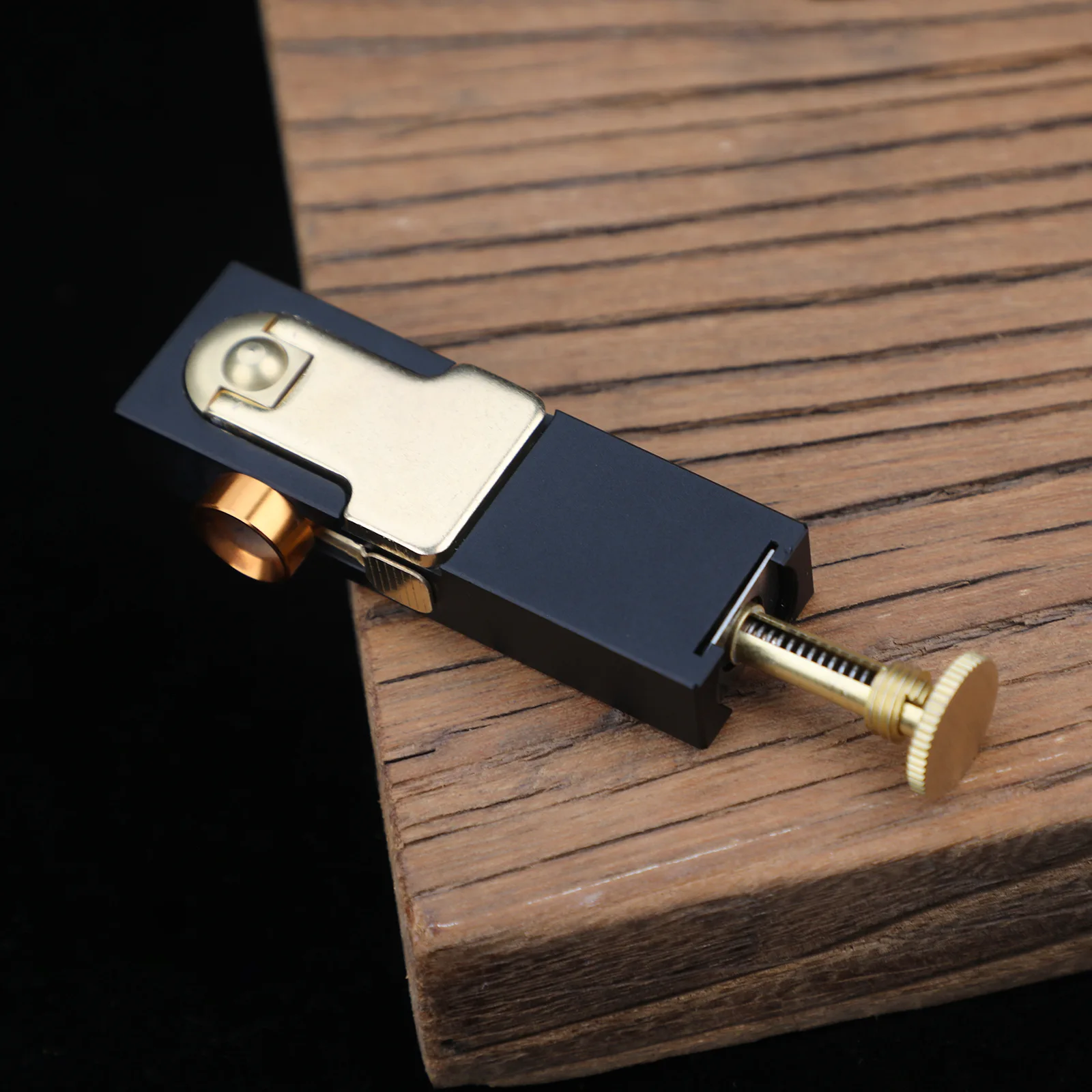 

Новая флизерованная зажигалка, уличная портативная металлическая зажигалка, мужской подарок не требуется, оптовая продажа, гаджеты для мужчин