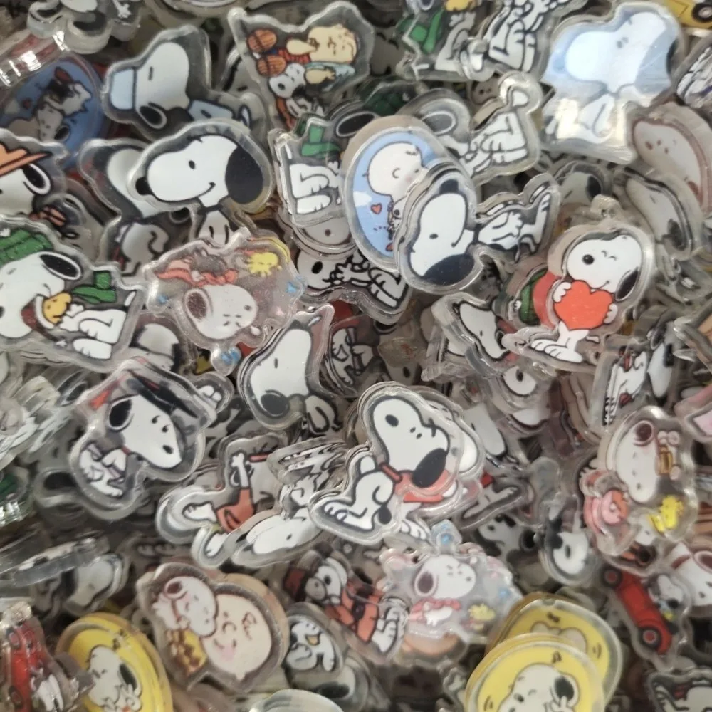50-100 Pcs 2cm Snoopy Acrylic Board DIY Decoration for Refrigerator Magnet Mobile Phone Case Material Anime Cartoon Gift New Toy