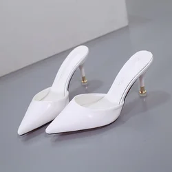 Zapatillas de stiletto antideslizantes para mujer, zapatos de tacón medio con punta puntiaguda que combinan con todo, novedad de verano y otoño, 2023