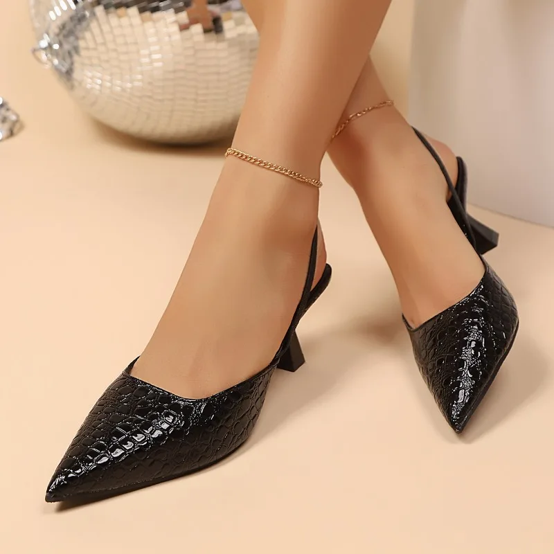 

Совершенно новые женские повседневные однотонные сандалии с закрытым носком, брендовые дизайнерские летние женские туфли высокого качества с платьем на высоком каблуке 43