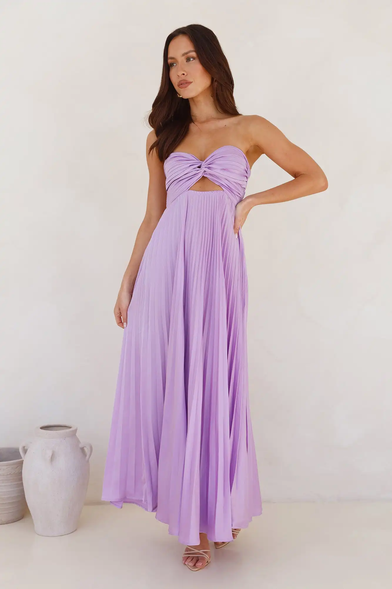 Vestidos de fiesta plisados sin tirantes de satén, vestido de fiesta maxi sexy ahuecado con escote en forma de corazón, vestidos de invitados de boda simples sin espalda