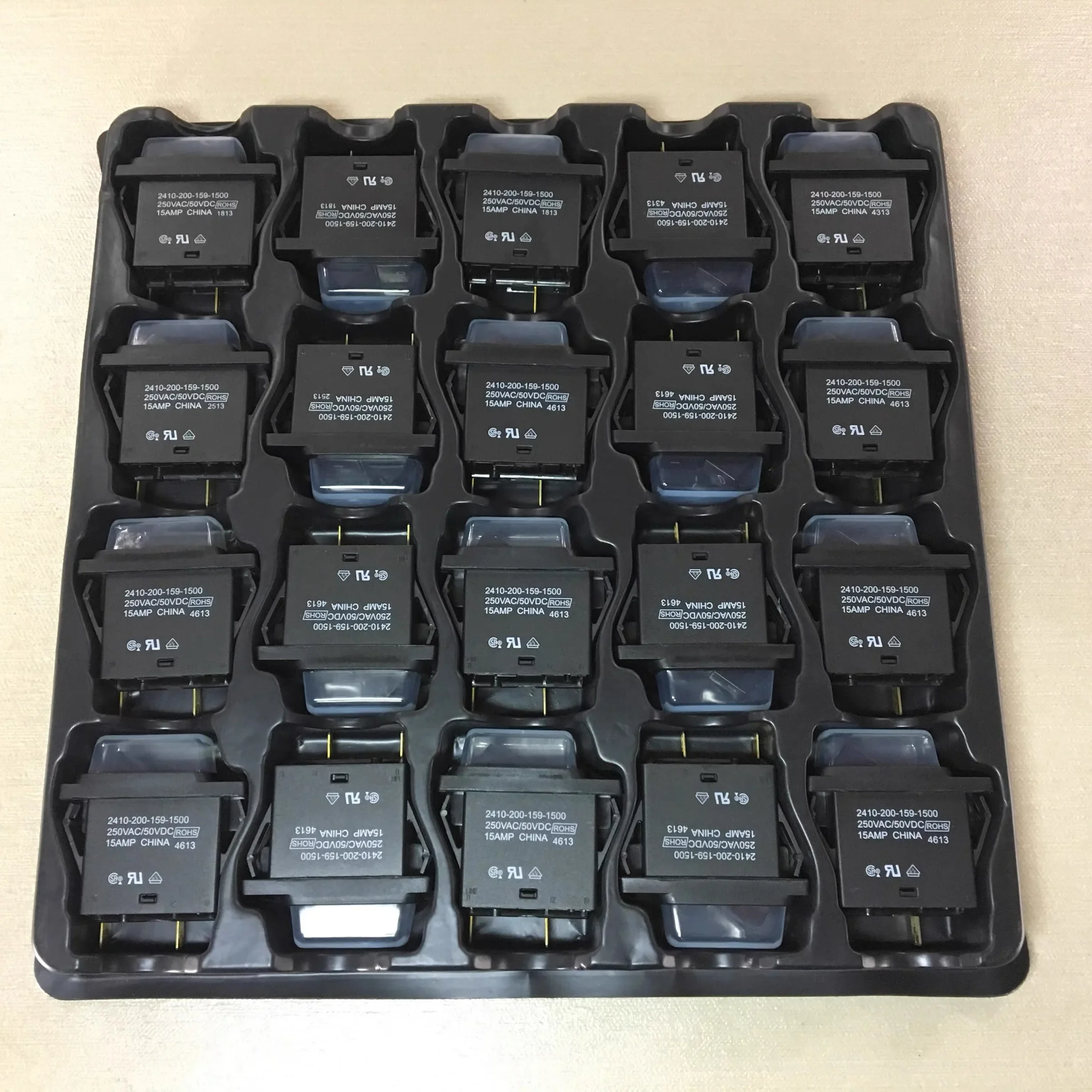 Nuevo disyuntor de interruptor original tipo barco 2410-200-159-1500 15A 250V dos pies dos engranajes