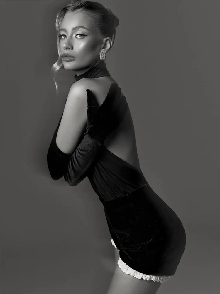 بدلة لعب مخملية متينة هالتر للسيدات موضة مثيرة لطيفة بدون أكمام ورقبة على شكل حرف v غمد قفازات بدون ظهر رومبير نسائي بقصة ضيقة