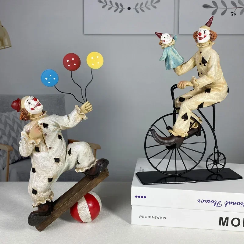 Resin Joker Statue Circus Acrobatic Magic Poker Clown Droll Figurines for Interior Office Tabletop Decoration Accessories Gifts