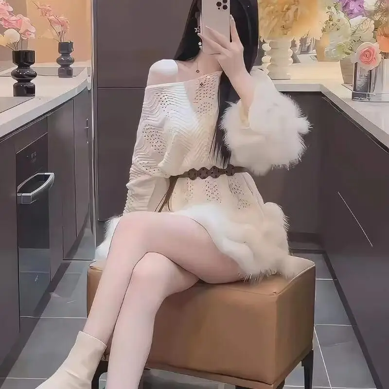 2026 Herfst Winter Nieuwe Koreaanse Vrouwen Schuine Schouder Stijl Westerse Gebreide Trui Mode Zachte Stijl Pluche Manchet Jurk Trui