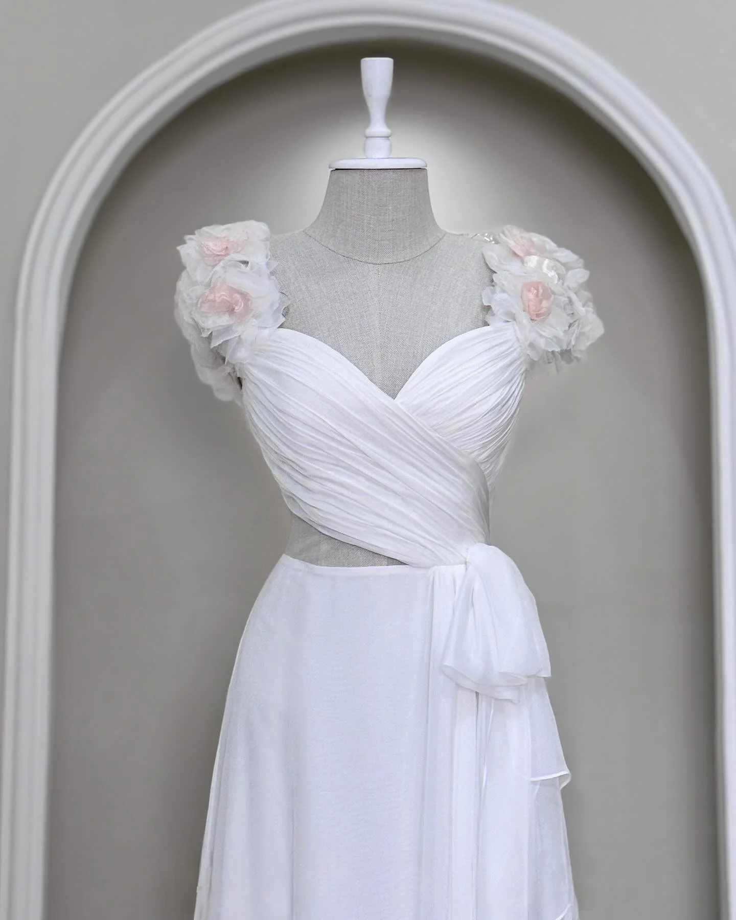 تخصيص رائعة الشيفون ألف خط 3D الزهور مساء اللباس جودة عالية أكمام الحبيب الطابق طول فساتين المشاهير