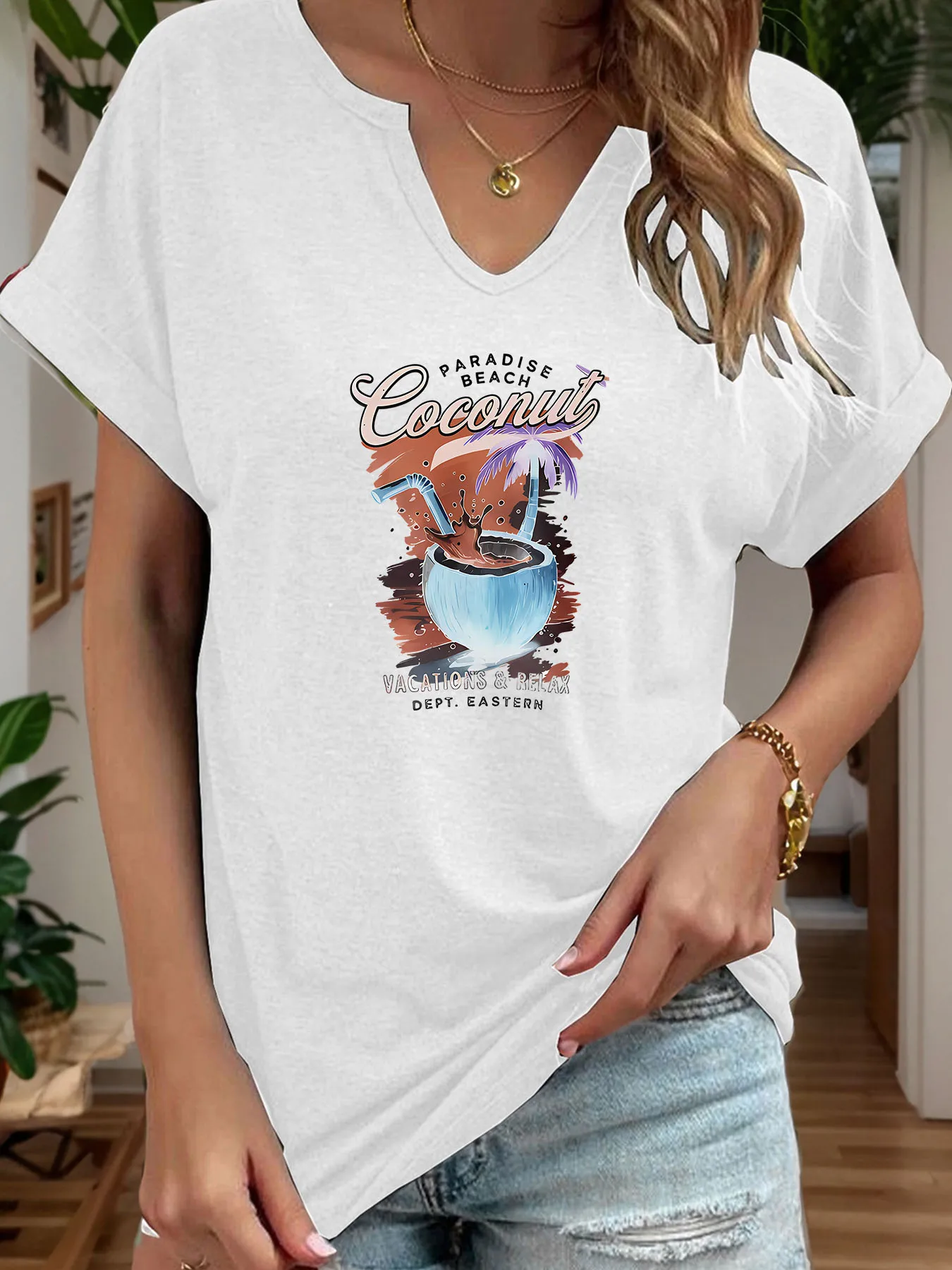 Island Coconut Palm Print T-Shirt, Casual and Fashionable Notched V-Neck Rolled Sleeve Short-Sleeved Women's Shirt