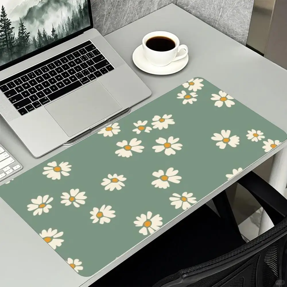 Green Daisy Floral Pattern Large Extended Mouse Pad Non-Slip Rubber Desk Mat With Stitched Edges For Gaming Laptop Desktop