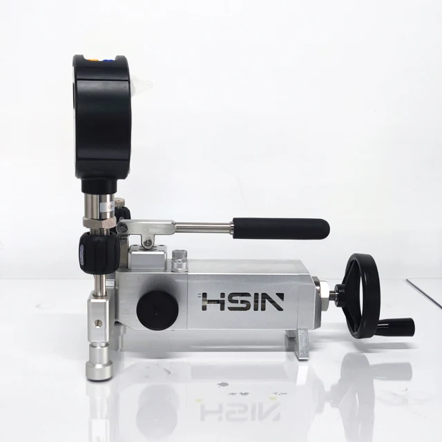 Pressure calibration Instruments pneumatic pressure  pump HSIN615