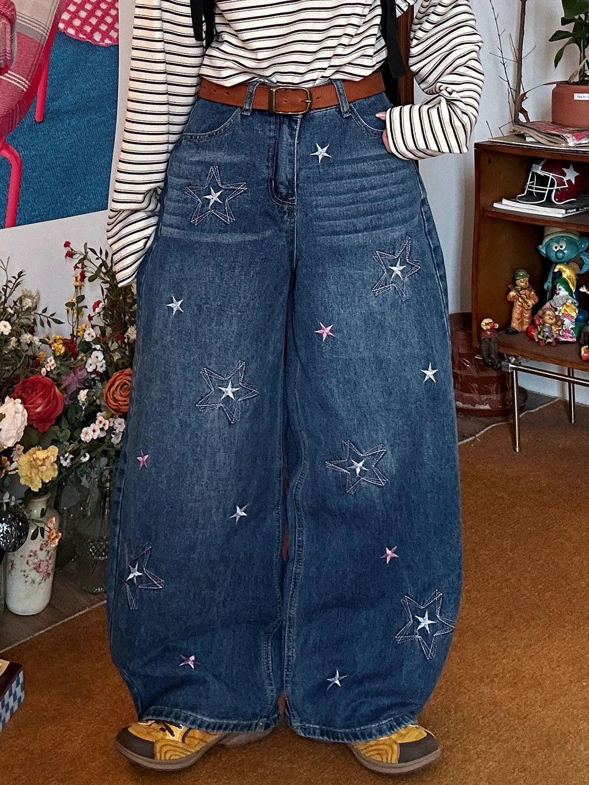 

Американские джинсы с вышивкой в стиле ретро, широкие штанины, свободный крой, длинные брюки, стройнящие, новинка 2026 года, весенние женские модные джинсы