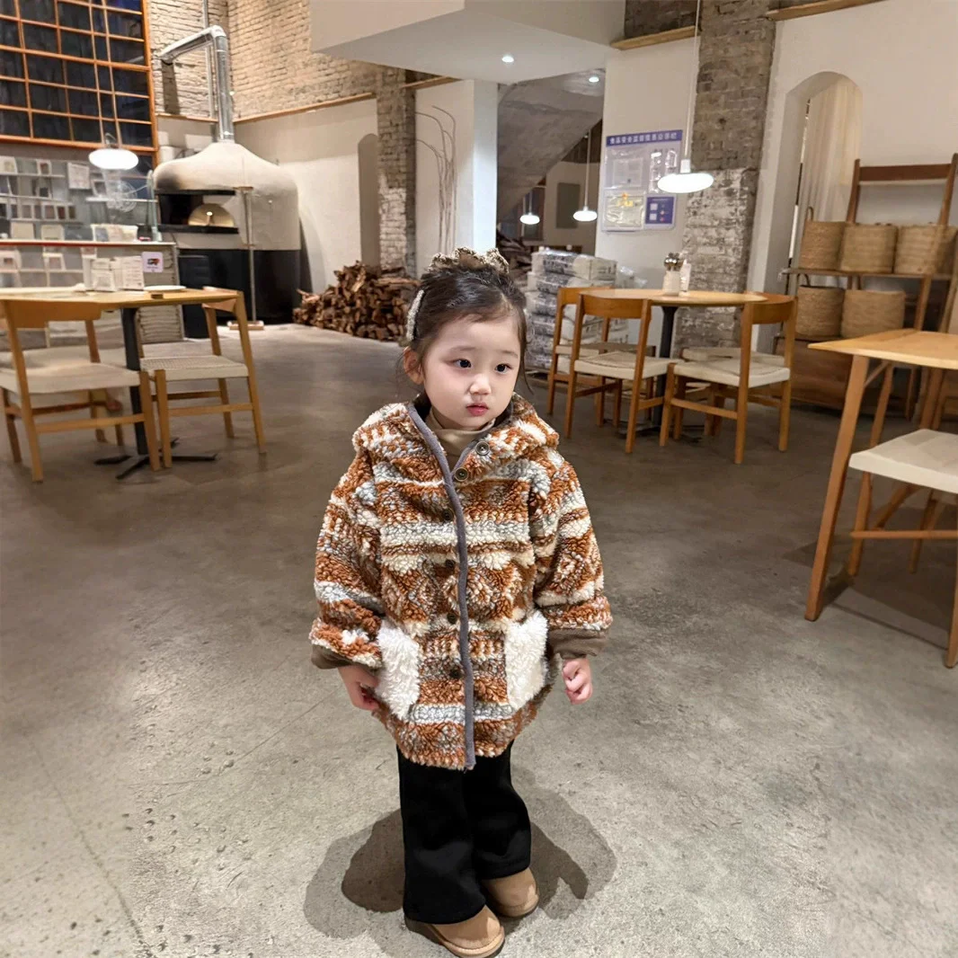 الأطفال فتاة خروف المخملية سترة الشتاء سميكة الأطفال أعلى الخريف والشتاء الطفل زائد زغب سترة طفل وسيم الشتاء